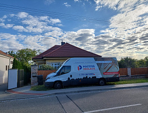 Zateplení stropu rodinného domu pomocí foukané izolace